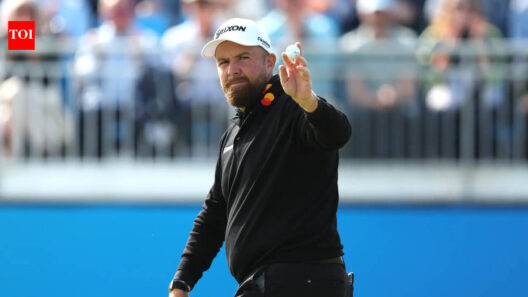 Fans call out Shane Lowry for ‘unacceptable’ comment after wild shot nearly hits volunteers during Irish Open | International Sports News
