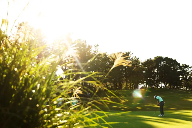 Davis Thompson putts on the ninth green during the first round of the Baycurrent Classic 2026 at Yokohama Country Club.