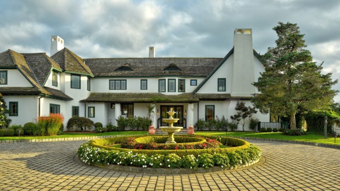 The Atterbury Estate in the Hamptons is the Ultimate Trophy Estate