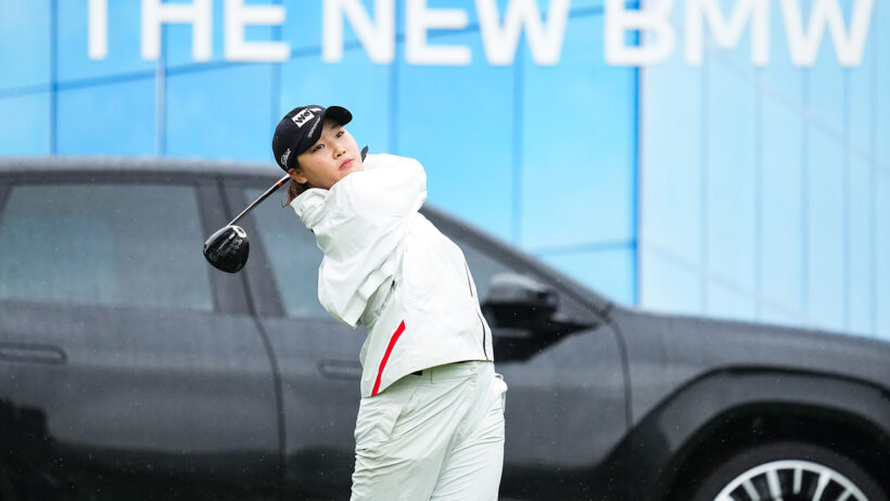 Kim Min-sol tees off on the first hole during the fourth round of the LPGA Tour's BMW Ladies Championship at Pine Beach Golf Links (par 72) in Haenam, Jeollanam-do, on Oct. 25. Photo courtesy of the tournament organizing committee - Seoul Economic Daily Sports News from South Korea