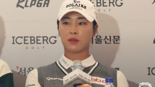 Yoon Ina listens to a reporter's question at a press conference for the Iceberg Golf·Seoul Shinmun Open held at H1 Club in Icheon, Gyeonggi Province, on Oct. 15. Photo courtesy of KLPGA - Seoul Economic Daily Sports News from South Korea