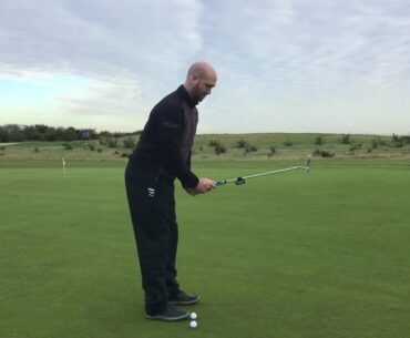 Claw Grip for golf here’s how by Marcus Radmore, using Capto putting device for demonstration