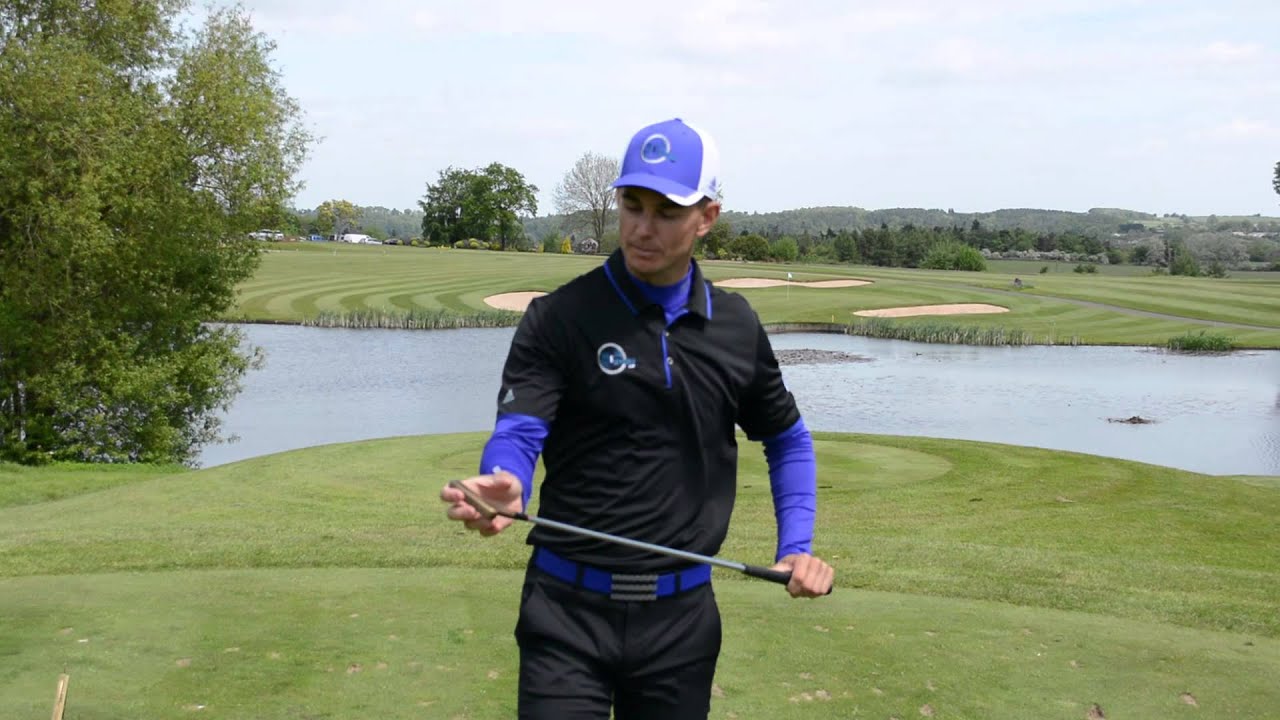 PAR 3 GOLF CHALLENGE WITH PUTTER ONLY PAR 3 GOLF CHALLENGE WITH PUTTER ONLY