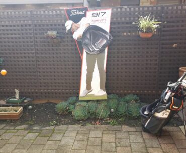 Keeping your feet down in golf swing