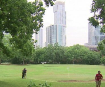 Family fights to keep downtown Austin golf course