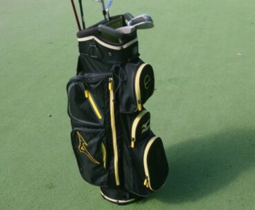 What's in my bag 2017?  Beginner's golf clubs