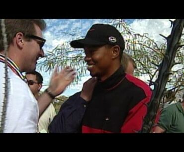 Fans come to Tiger Woods' rescue at 1999 Phoenix Open
