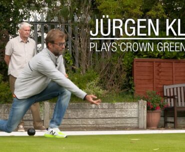 Jürgen Klopp plays bowls with three LFC fans | MUST WATCH