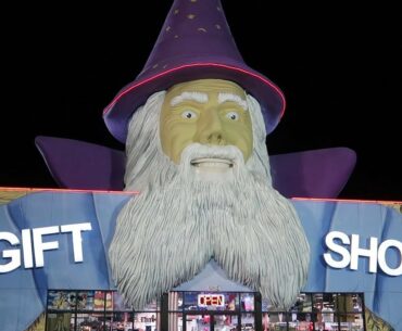 Weird Florida Gift Shop Tour! | Strange Souvenirs, Shirts, & Cheap Gifts