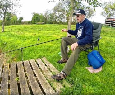 Fishing a SMALL LAKE with Homemade Groundbait: EPIC RESULTS!