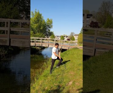Urban Golf. Difficult stance