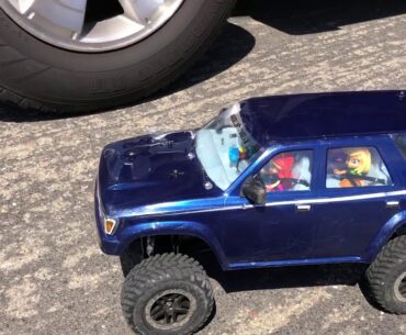 Traxxas TRX-4 Putting Around the Neighborhood
