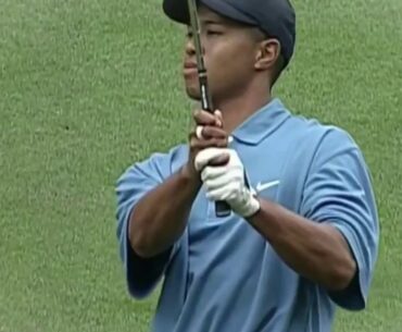 Tiger Woods wins 2002 Masters
