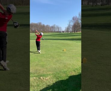 I pared a long hole from  the Tees i’m not supposed to play (almost birdied)!!!!!(:
