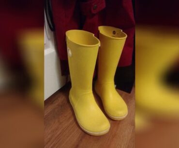 Review Crocs Women's Crocband Jaunt Rain Boot