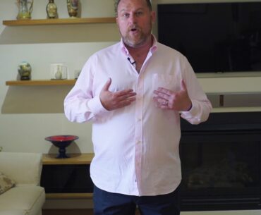 2 reasons why BIG MEN should tuck in their shirts