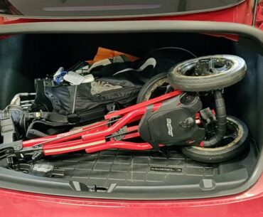 Tesla Model 3 Golf Clubs + Pull Cart