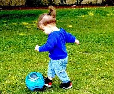 Soccer Balls Mini Golf Game Play by Little Baby Jupiter to Learn Colors for Children