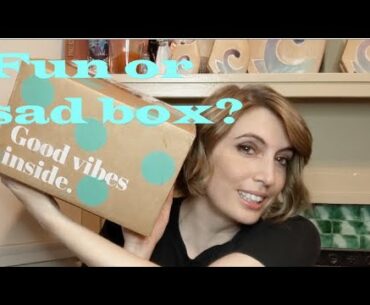 White Claw and a Thredup Fun Box Unboxing