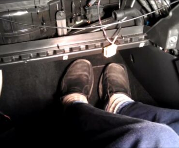 VW Golf Mk6 glovebox removal