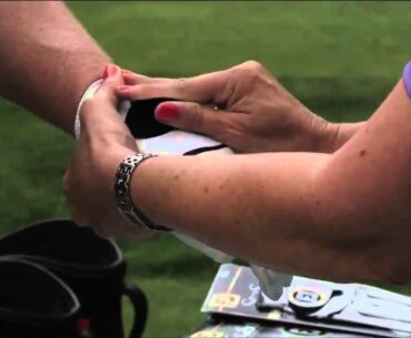 Golf Glove Fitting - FJ guide to getting the size