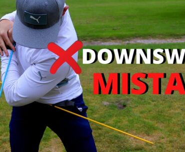 DON'T DO THIS WITH THE RIGHT SHOULDER IN THE DOWNSWING