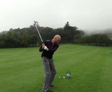 The right shoulder in the golf swing