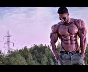 When a Bodybuilder Goes Shirtless In Public !!!