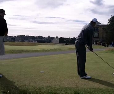 Tiger Woods hits 4 balls of the tee on the 17th at St Andrew,British Open 2010