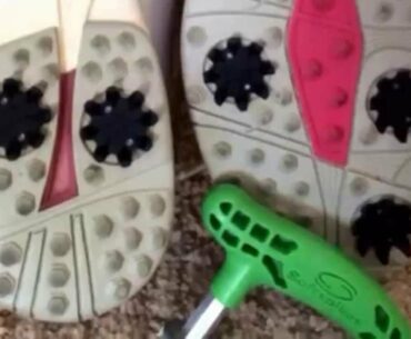 Black Widow Golf Spike vs Spikeless