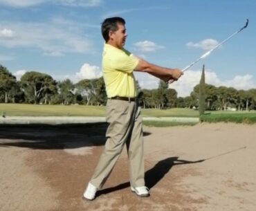 Objective: achieve the correct position of the ball in the basic bunker shot.