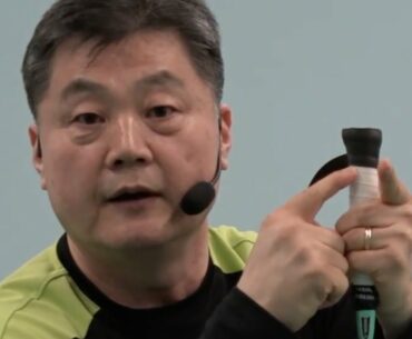 Badminton-Tips for Freshers (14) How to put a grip onto your racket handle