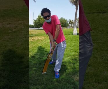 How to Hold Cricket Bat by Taimoor