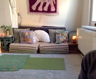 Yin Yoga 30 min class hips and shoulders.