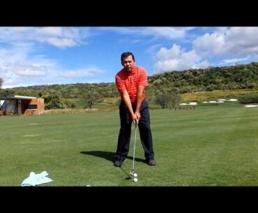 GOLF LESSONS - FORWARD SWING - DIVOT FORWARD OF THE BALL (FIX SKULL, FAT, THIN)