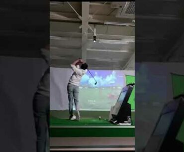 9 iron 160 yard swing  (golf simulator)