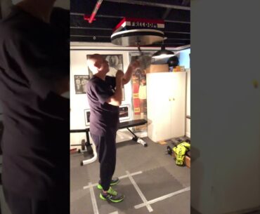 BEST BOXING WORKOUT FOR WOMEN HOW TO HIT A SPEED BAG Joe Practice