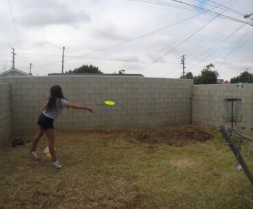 Backyard Putts - Jessica - The Disc Golf Newbs