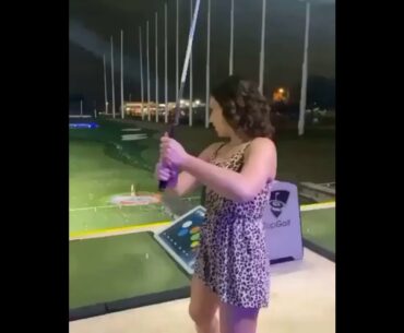 Wow ! Incredible golf swing ! #short #golfshorts #ladiesgolf #golf #golfswing #subforgolf #golfing
