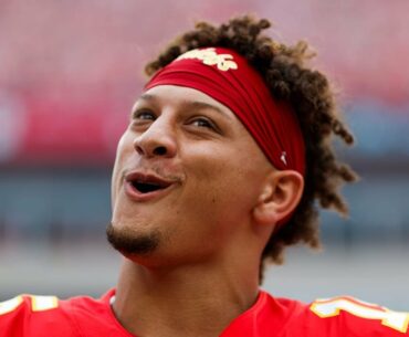 PATRICK MAHOMES (TRY NOT TO LAUGH CHALLENGE)