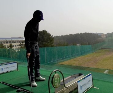 Wedge shots & Lambda golf shoes