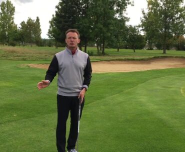 GOLF Chipping around the Green