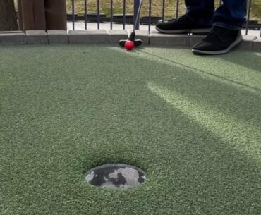 (Samgaming01) Let’s play mini golf!! Who will win?