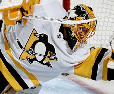 DeSmith makes incredible diving save against Devils