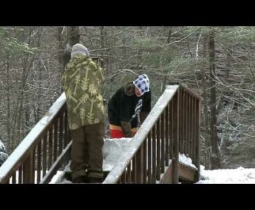 Parker White and Forest Bailey session a wooden double kink (HD)