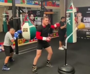 Canelo in camp for Saunders skills on cobra bag | esnews boxing