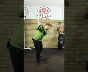 Learn the proper foot mechanics in the golf swing #SHORTS
