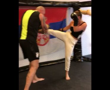 Pretty girls can also kick ass !