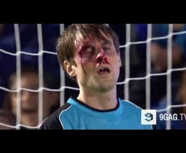 Goalkeeper gets hit in the face 5x penalty