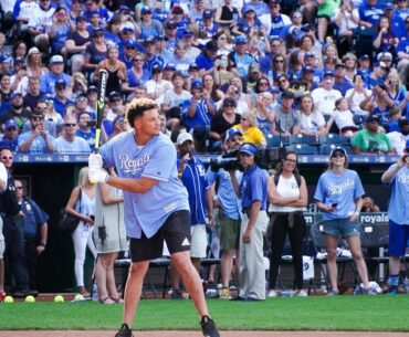 Patrick Mahomes and Paul Rudd hit home runs in Big Slick celebrity softball game